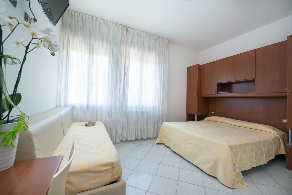 Albergo Arcobaleno Sottomarina Habitación foto